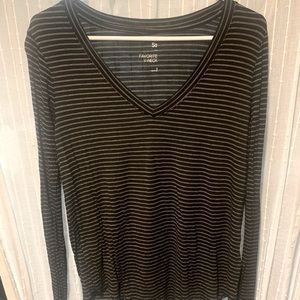 Women’s V-neck Tee